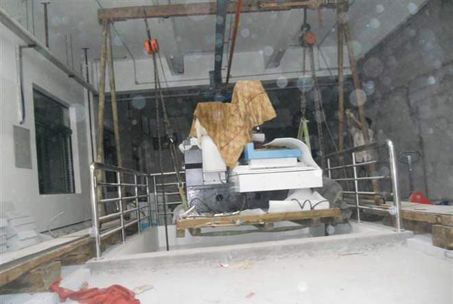 大型吊车叉车租赁,工厂搬迁,大型设备安装吊装移位,上楼下坑,搬运就位及150以上高空吊装