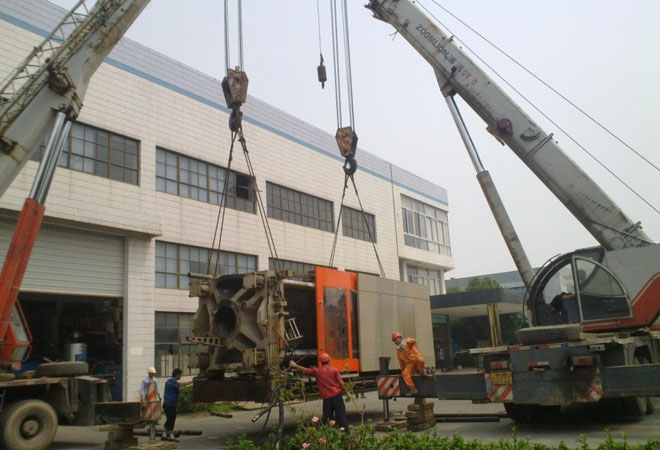 大型吊车叉车租赁,工厂搬迁,大型设备安装吊装移位,上楼下坑,搬运就位及150以上高空吊装